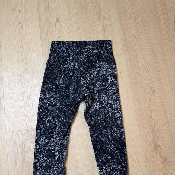 Lululemon Black and White Align Leggings - Picture 3 of 8